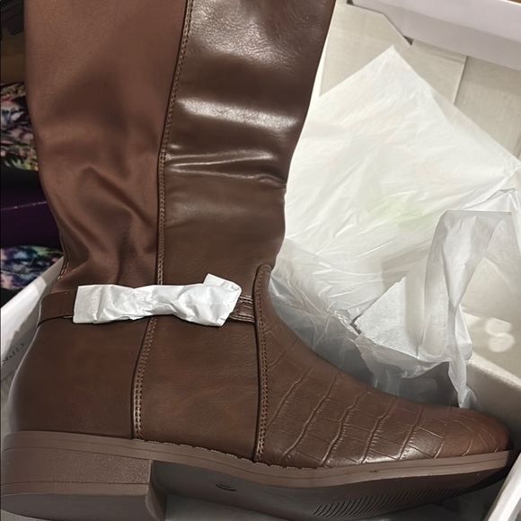 Brown Leather Knee-High Women's Boots (009) - Picture 5 of 5